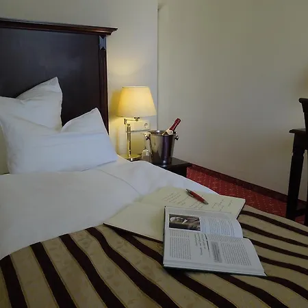 호텔 Mutiger Ritter 3*